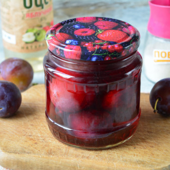 Слива маринованная с гвоздикой на зиму