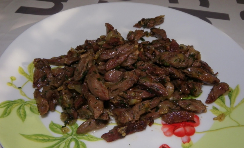 1. Этап. Жареные сердечки: 5. Обжаренные сердечки подаю горячими, прямо со сковороды. Приятного аппетита!