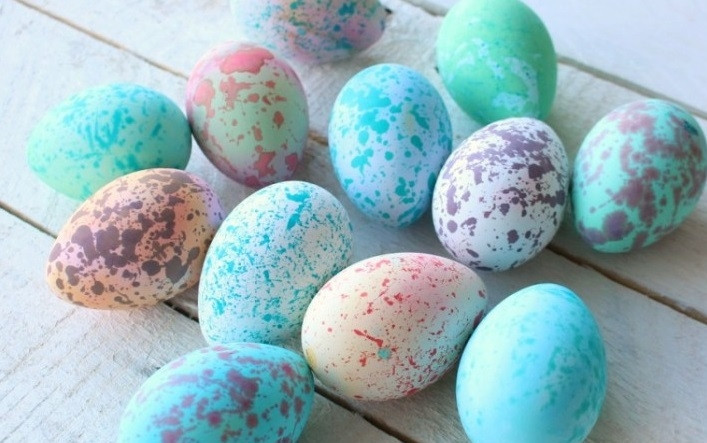 1. Этап. Оригинальные пятнистые яйца: 5. После дайте яйцам обсохнуть. Вот такие оригинальные пятнистые яйца получились. Здорово, да?