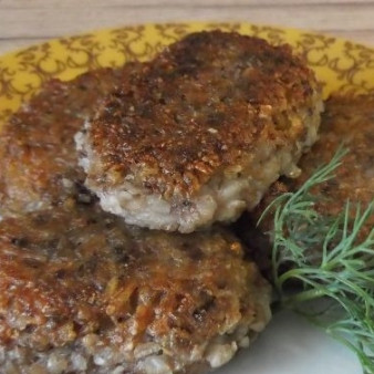 Вегетарианские котлеты из гречки