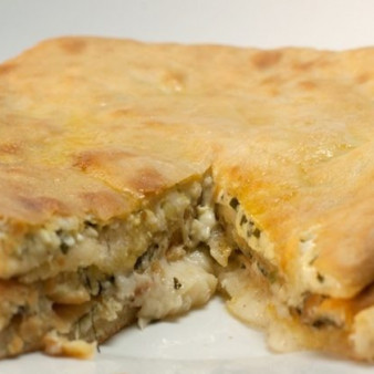 Осетинский пирог с сыром сулугуни