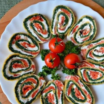 Сырный рулет с лососем