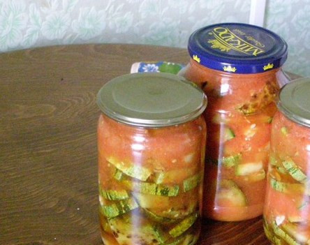 1. Этап. Жареные кабачки с чесноком на зиму: Закатываем простерилизованными крышками. Ставим под одеяло для остывания на сутки. Затем желательно убрать в холодное место - погреб или холодильник. Жареные кабачки с чесноком на зиму готовы. Приятного аппетита!