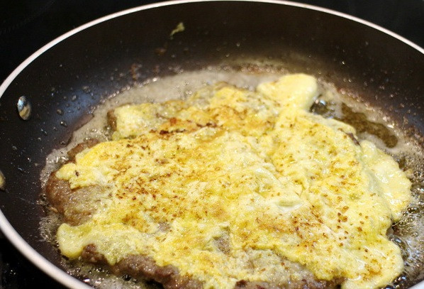 1. Этап. Бризоль в духовке: Затем переворачиваем блин на другую сторону и жарим его 1-2 минутки.