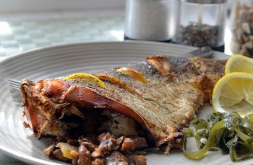 1. Этап. Белая рыба, запеченная в духовке: 7. Белая рыба, запеченная в духовке в домашних условиях, будет готова примерно через полчаса.