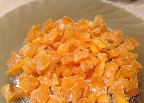 1. Этап. Тыквенные цукаты: Перемешиваем и даем подсохнуть уже с пудрой. Вот и все!