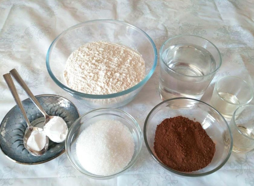 1. Этап. Трюфельные пряники: На первом этапе приготовления трюфельных пряников подготовьте все необходимые ингредиенты. Яблочный (винный) уксус можно заменить лимонным соком или разведённой в воде лимонной кислотой.