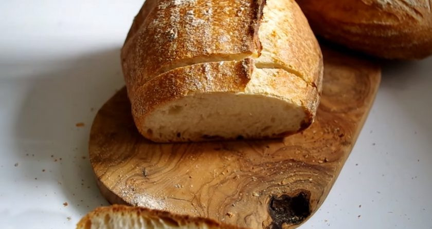 1. Этап. Французская булка на закваске: Выпекайте при температуре 200 градусов 40 минут.