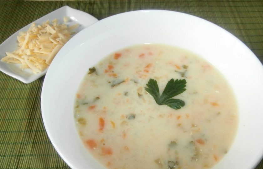 1. Этап. Американский сливочный суп с бурым рисом: Оставьте суп настаиваться под крышкой. Подавайте блюдо с сыром. Приятного аппетита!