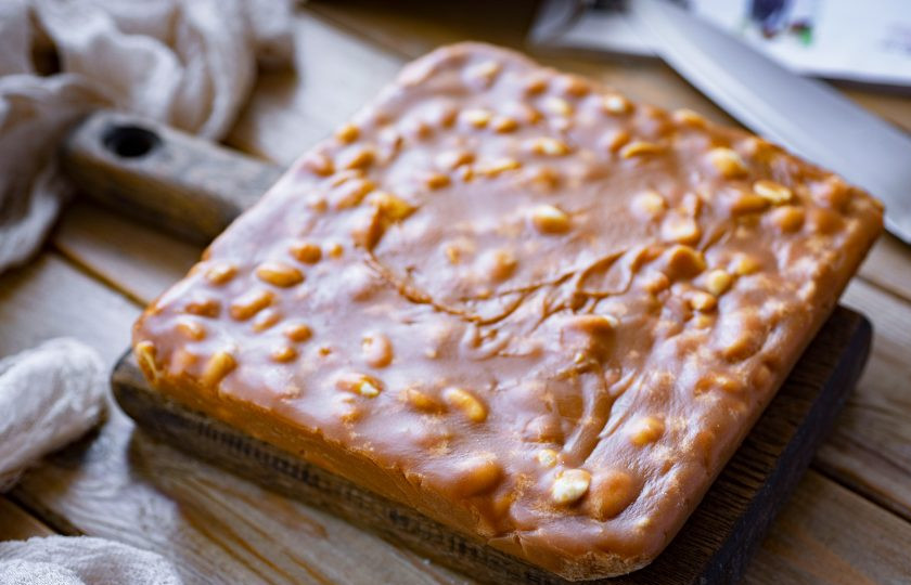 1. Этап. Щербет молочный: Мой щербет был уже готов после полного остывания, он легко извлекается из формы и отлично держит форму.