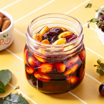 Варенье из вишни с миндалем