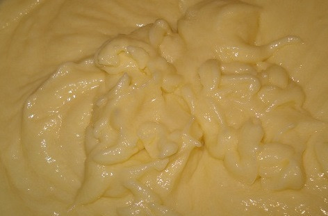 1. Этап. Крем яичный для торта: Все несколько минут взбиваем. И наш крем готов!