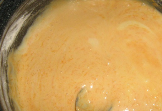 1. Этап. Тыквенный торт Букет роз: 4. ТЕСТО: аккуратно вмешать ложкой тыквенное пюре.