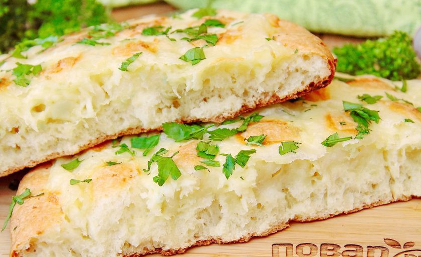 1. Этап. Чесночный хлеб с моцареллой: Приятного аппетита!