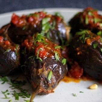Баклажаны, фаршированные мясом и рисом