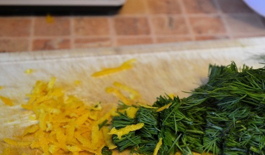 1. Этап. Закуска из свёклы: Укроп мелко нарезать, натереть на тёрке цедру апельсина.