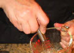 1. Этап. Капоната: Венчиков перемешайте сахар и уксус.