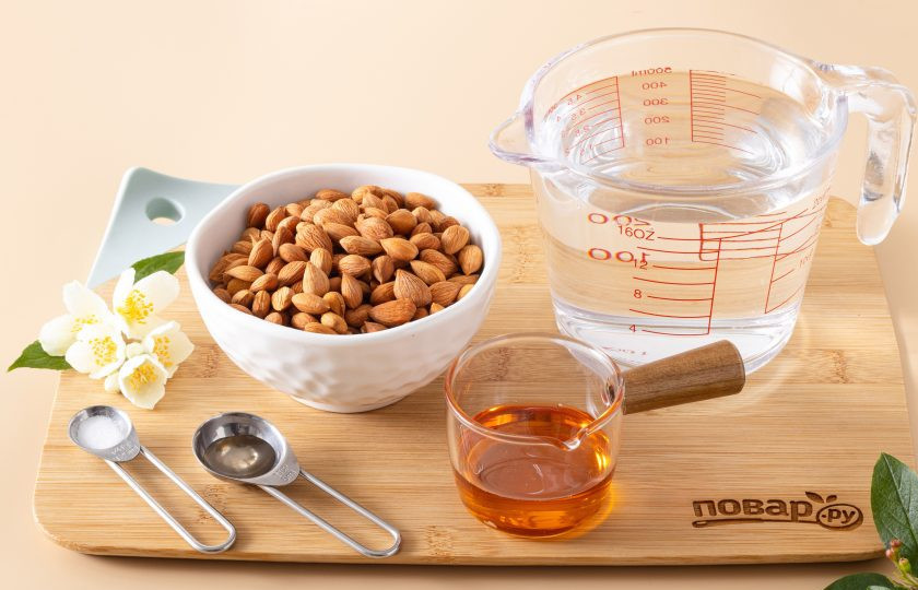 1. Этап. Абрикосовое молоко: Подготовьте все ингредиенты.