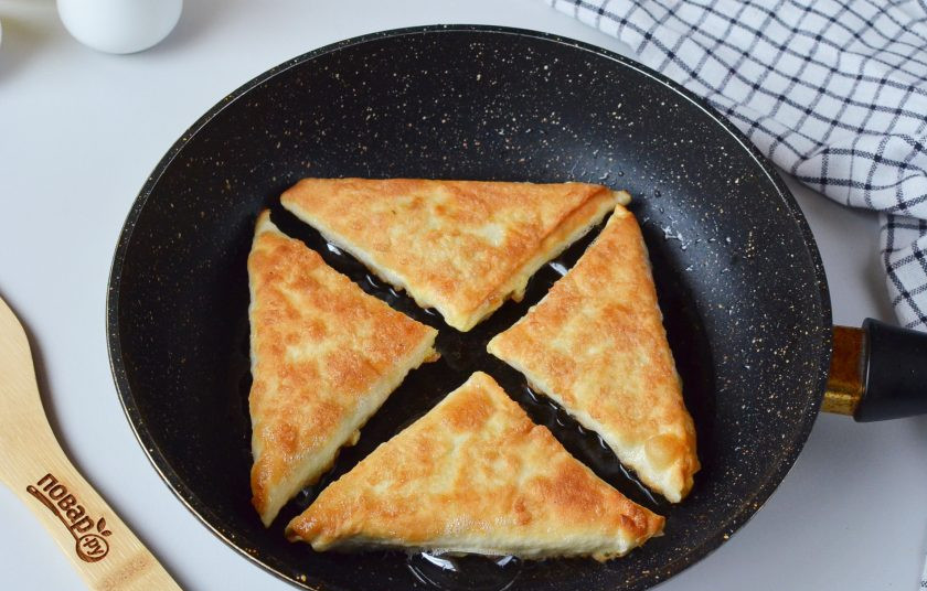 1. Этап. Пирожки в лаваше: Или до более заметной корочки, как любите.