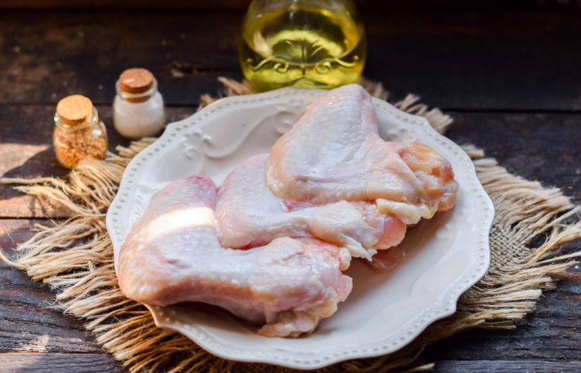 1. Этап. Сладко-острые крылышки: Подготовьте ингредиенты.