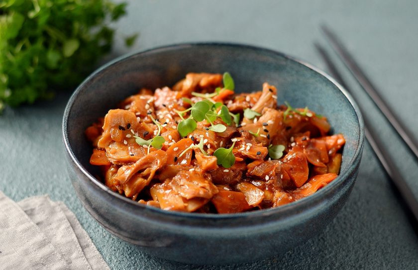 1. Этап. Соевое мясо в кисло-сладком соусе: Соевое мясо в кисло-сладком соусе готово, приятного вам аппетита!