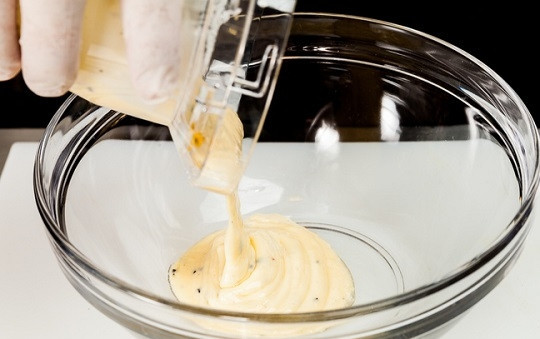 1. Этап. Сырный мусс: 6. Тщательно взбейте все до однородности.