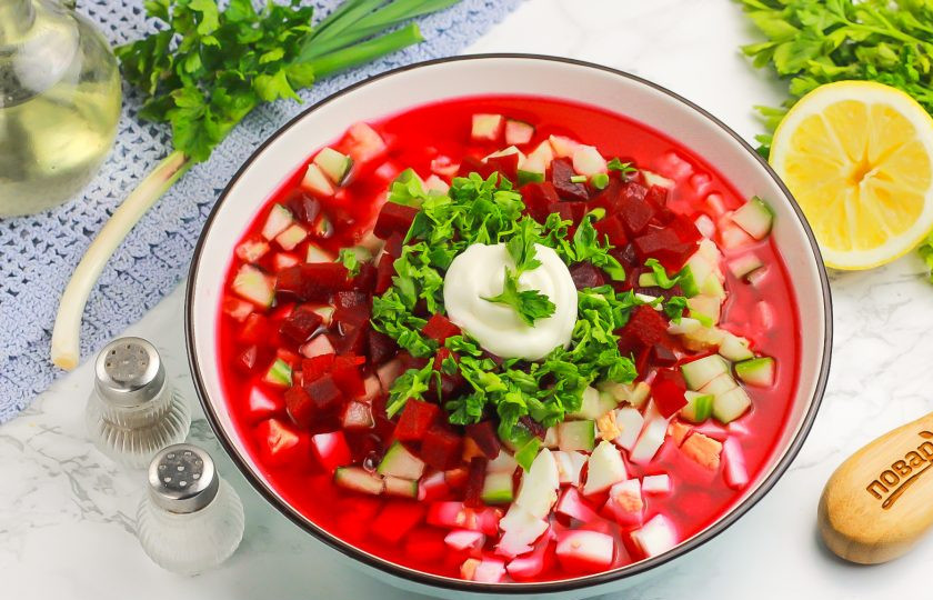 1. Этап. Свекольник по-еврейски: Заправьте его сметаной или не жирным майонезом и подайте к столу. По желанию сначала свекольник можно охладить в холодильнике. Приятного вам аппетита!