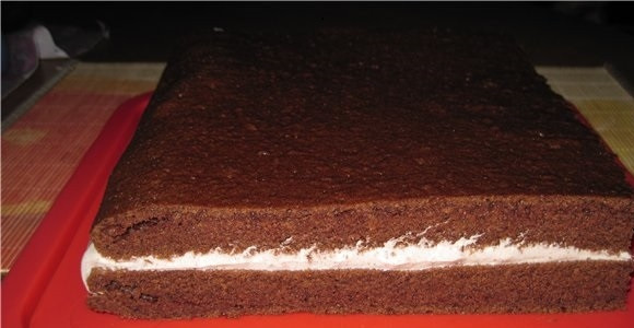 1. Этап. Торт на кипятке: 13. А можно разрезать корж пополам и промазать любимым кремом. В любом случае получится очень вкусно. Надеюсь, что этот простой вариант, как приготовить торт на кипятке, придется вам по вкусу.