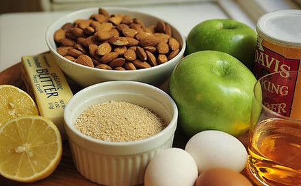 1. Этап. Американский яблочный пирог: Подготовим все необходимые ингредиенты для приготовления американского яблочного пирога.