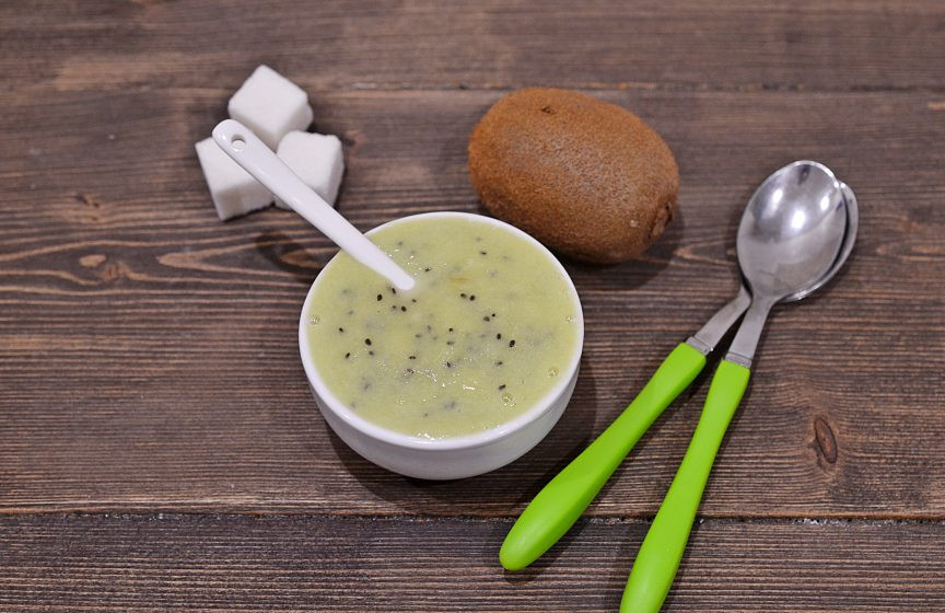 1. Этап. Мусс из киви: Измельчите всё с помощью блендера и подавайте к столу. Приятного аппетита!