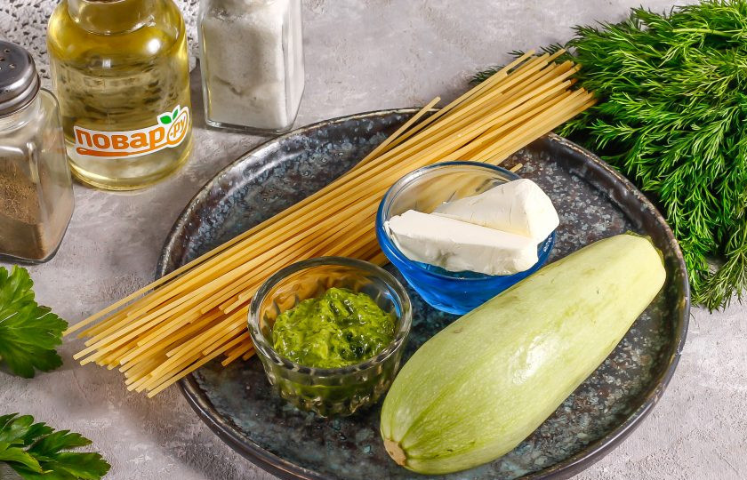 1. Этап. Паста с кабачками и песто: Подготовьте указанные ингредиенты.
