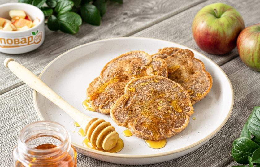 1. Этап. Гречневые оладьи с яблоком: Гречневые оладьи с яблоком готовы. Приятного аппетита!