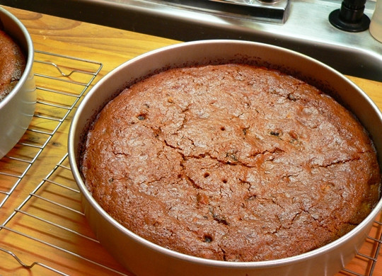 1. Этап. Канадский ореховый торт: Отправьте тесто в разогретую до 180 градусов на 25-35 минут.