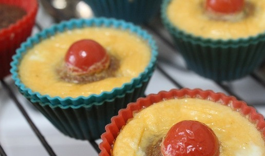 1. Этап. Закусочный кексы Красная шапочка: Ставим в духовку еще на 15 минут - ориентируйтесь на свою духовку!