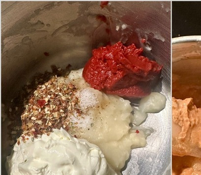 1. Этап. Тефтели ёжики в помидорах: Соус. Или заливка – как угодно. Сначала муку растер с небольшим количеством воды, чтобы комочков не образовалось. Потом добавил сметану, томат, ложку приправы. Приправа самая простая у меня. Там сушеные помидоры, базилик, травы, написано, что прованские. Сухой чеснок и белые коренья. Добавляя понемногу воды, растер-размешал все до состояния «загустевший слегка кефир».