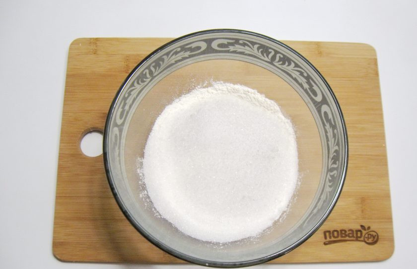 1. Этап. Яблочный пирог Джейми Оливера: Добавьте сахар.