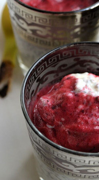 1. Этап. Чиа пудинг с ягодами: Пудинг получается нежным, сочным, на вкус похож на пломбир с ягодным вареньем.