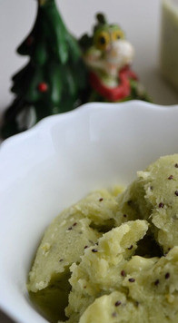 1. Этап. Мороженое из киви: Выложить мороженое в тарелки и подавать.