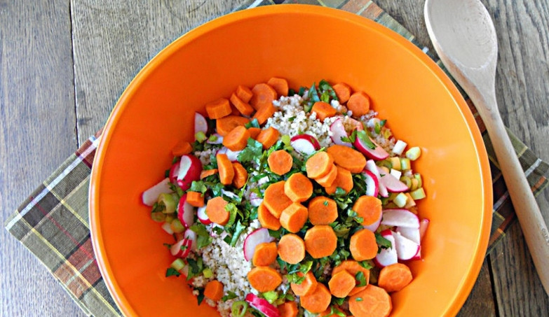 1. Этап. Салат из пшенной каши: 2. Смешаем все вместе теперь в салатнике.