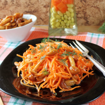 Морковь по-корейски с опятами