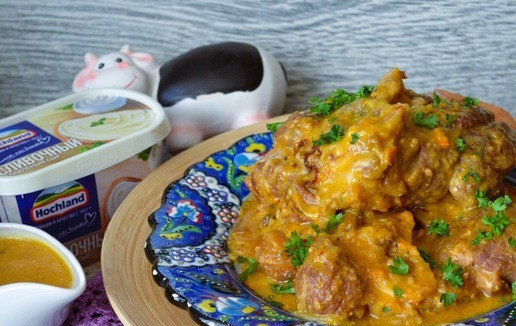 1. Этап. Говяжья голяшка в сливочно-овощном соусе: Подать горячим.