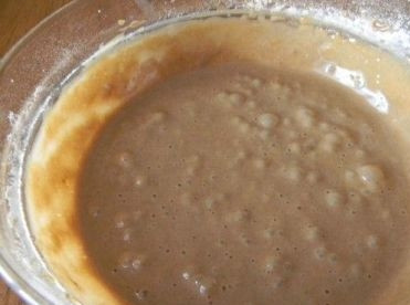 1. Этап. Шоколадный рулет с творожным кремом: И аккуратно взбиваем-перемешиваем.