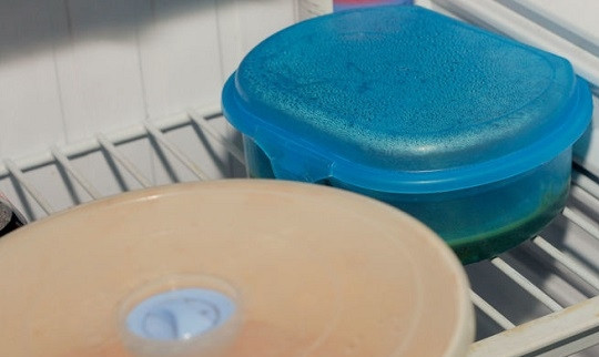 1. Этап. Маринад для крылышек барбекю: 5. Вот и все, маринад для крылышек барбекю в домашних условиях готов. Накройте емкость крышкой или затяните пищевой пленкой и отправьте в холодильник. Минимум они должны провести там часа 4.