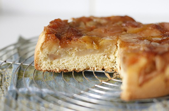 1. Этап. Шарлотка с карамелизированными яблоками: Приятного аппетита!