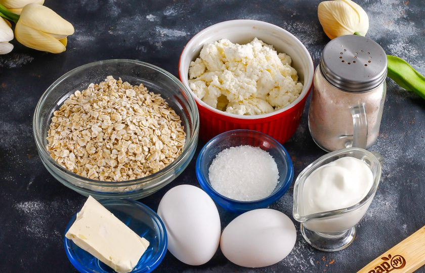 1. Этап. Полезные ватрушки с творогом: Подготовьте указанные ингредиенты.