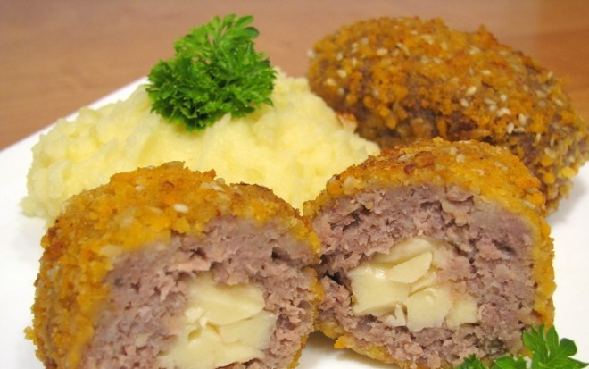 1. Этап. Котлеты с сыром: Приятного аппетита!