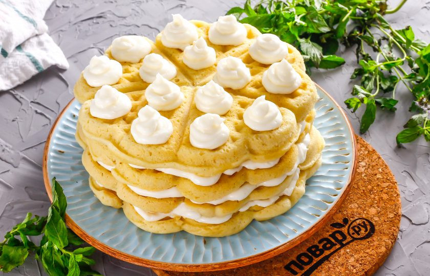 1. Этап. Торт из венских вафель: Таким образом соберите весь торт.