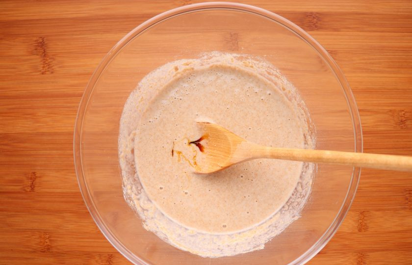 1. Этап. Ржано-пшеничный хлеб: Затем добавьте солодовый сироп.