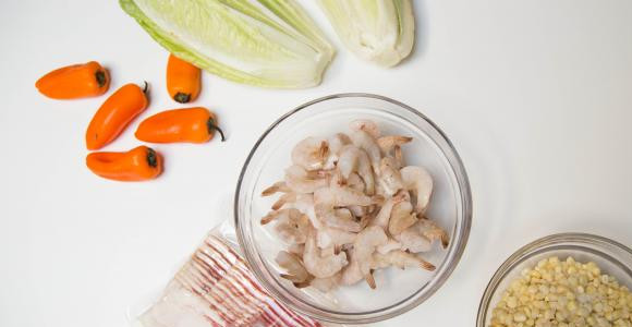 1. Этап. Салат с креветками американский: Подготовить продукты.