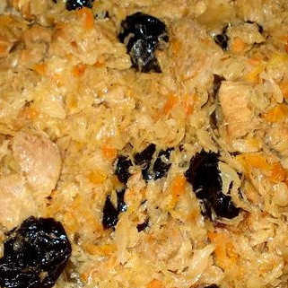 Бигус с черносливом